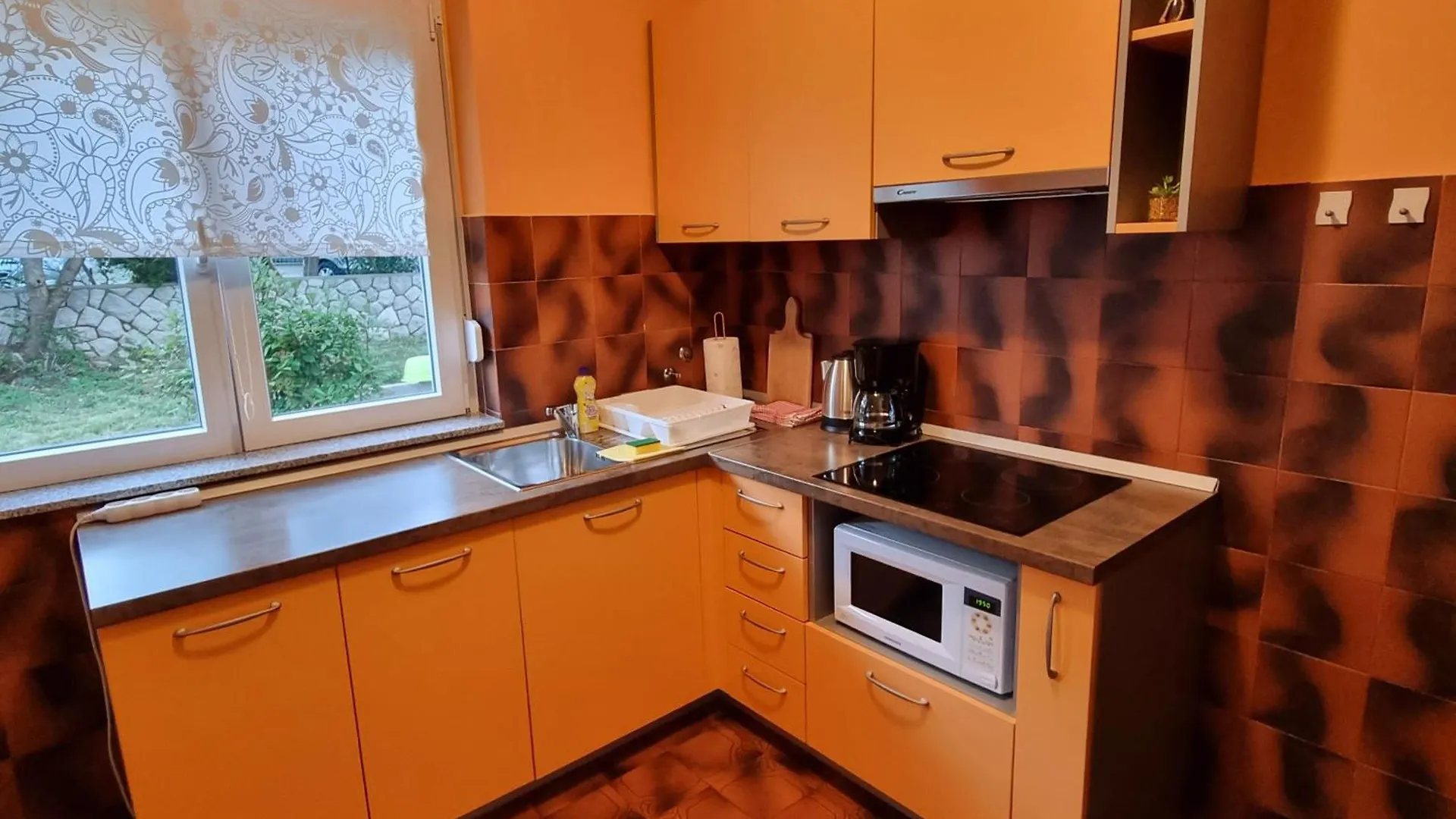 Apartment Miha Baska  Croatia