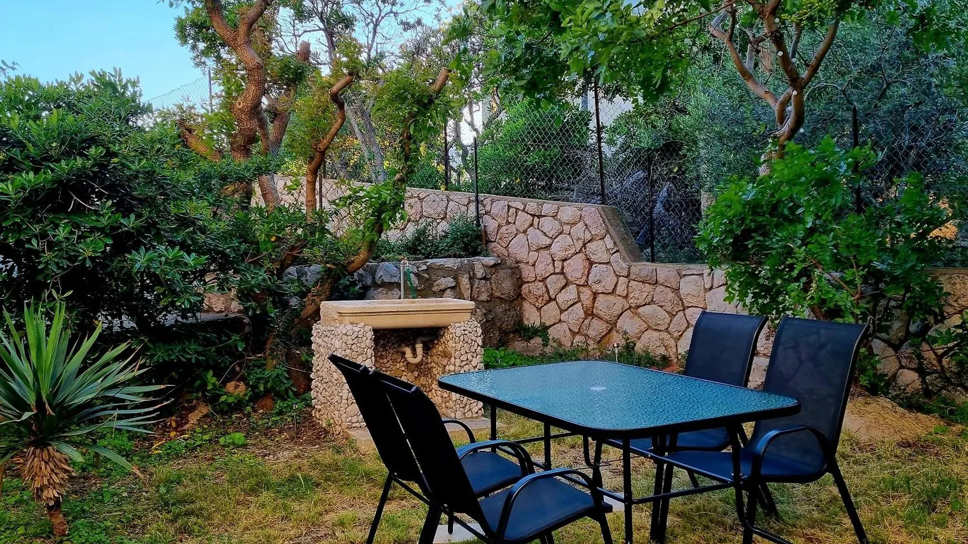 Apartment Miha Baska  0*, Baska (Krk)